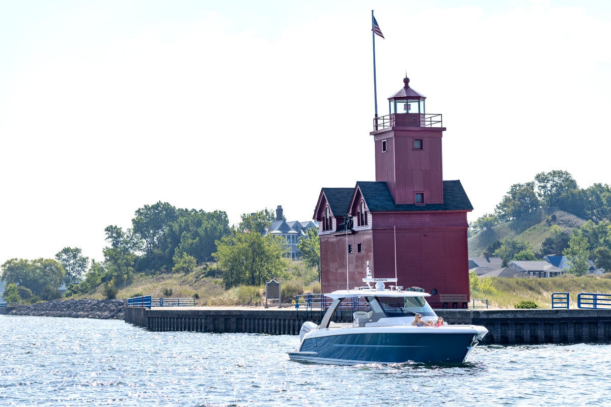 39 LS - Holland Channel, Big Red